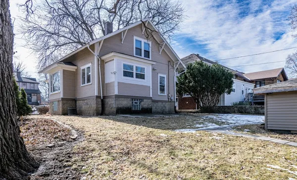 $314,900 | 655 Glenwood Avenue, Joliet, IL 60435