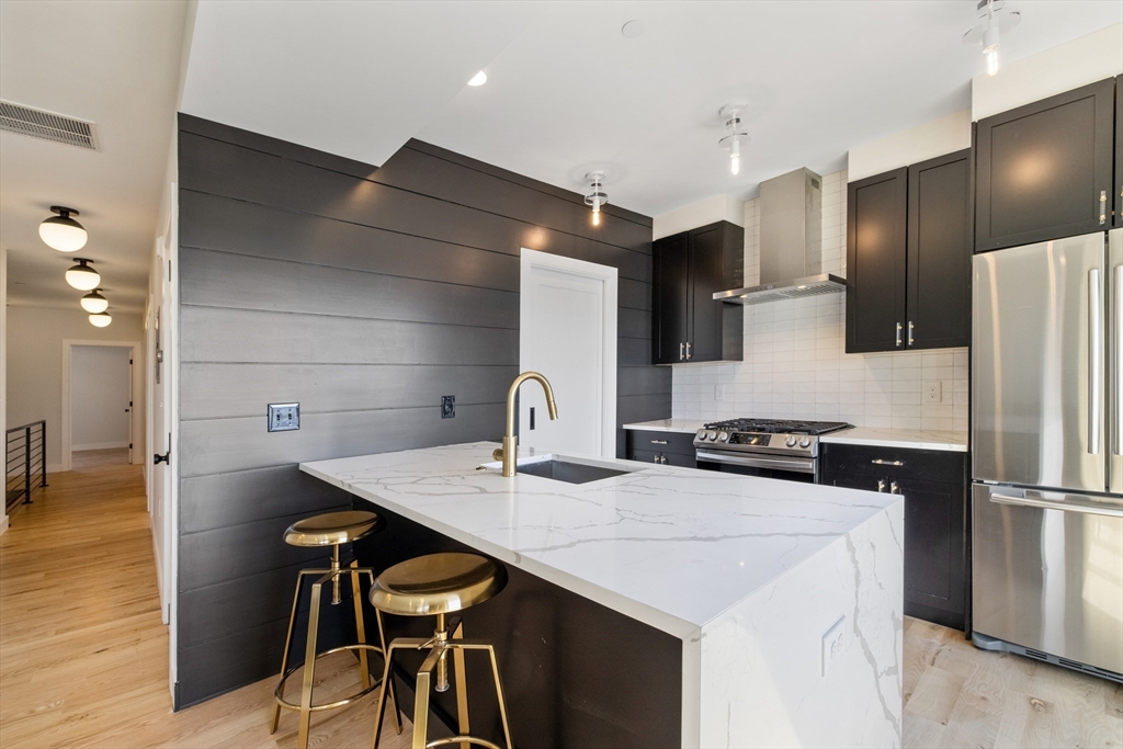 275 Webster Street, Unit 3 Boston, MA 02128 - Photo 5 of 14