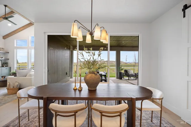 $1,110,000 | 252 North Hunter Crk Avenue, Eagle, ID 83616