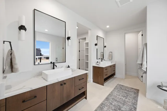 $1,110,000 | 252 North Hunter Crk Avenue, Eagle, ID 83616