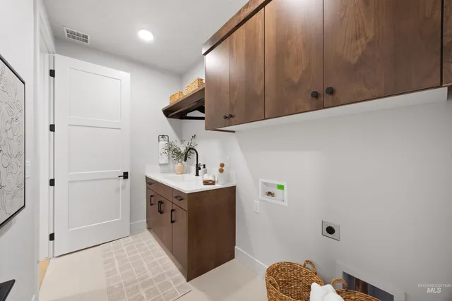 $1,110,000 | 252 North Hunter Crk Avenue, Eagle, ID 83616