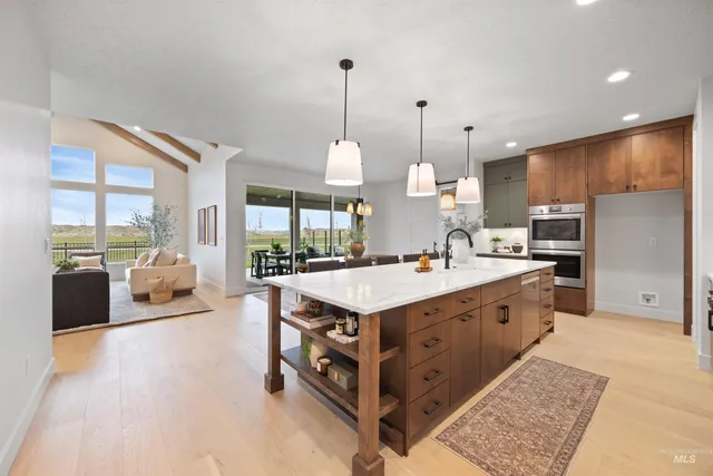 $1,110,000 | 252 North Hunter Crk Avenue, Eagle, ID 83616