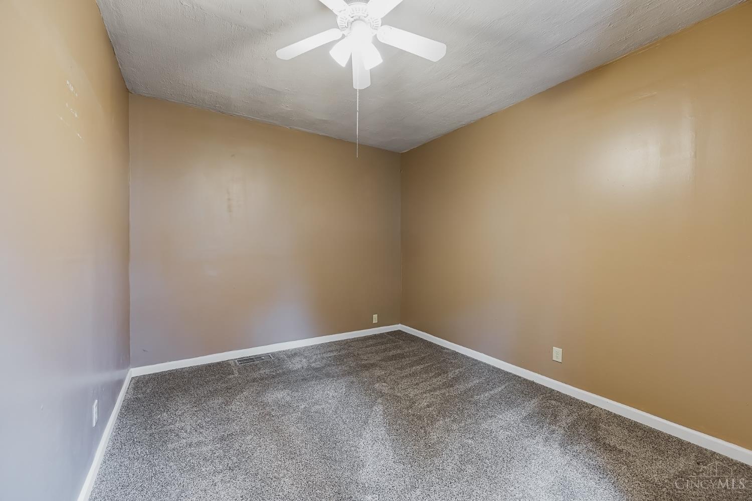 7026 River Road Cincinnati, OH 45233 - Photo 18 of 30 Gallery Image 18