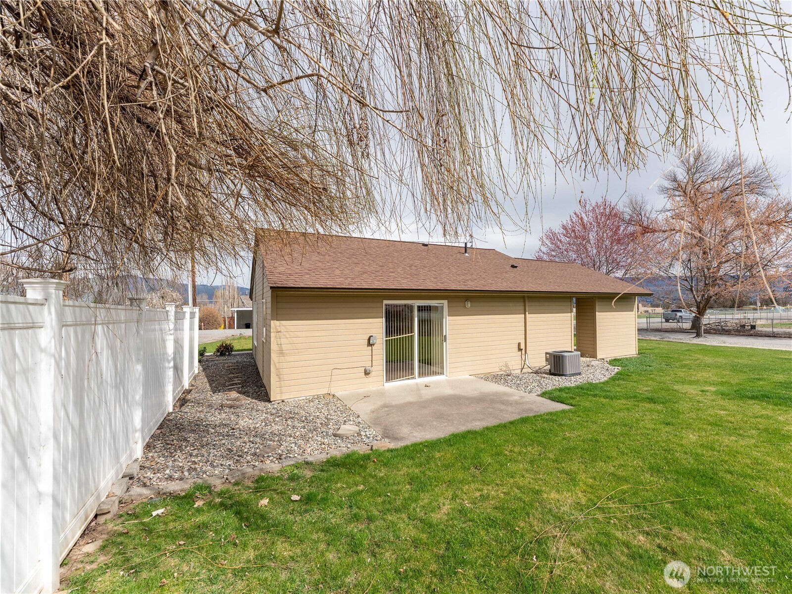 1203 Red Apple Road Wenatchee, WA 98801 - Photo 7 of 28 Gallery Image 7