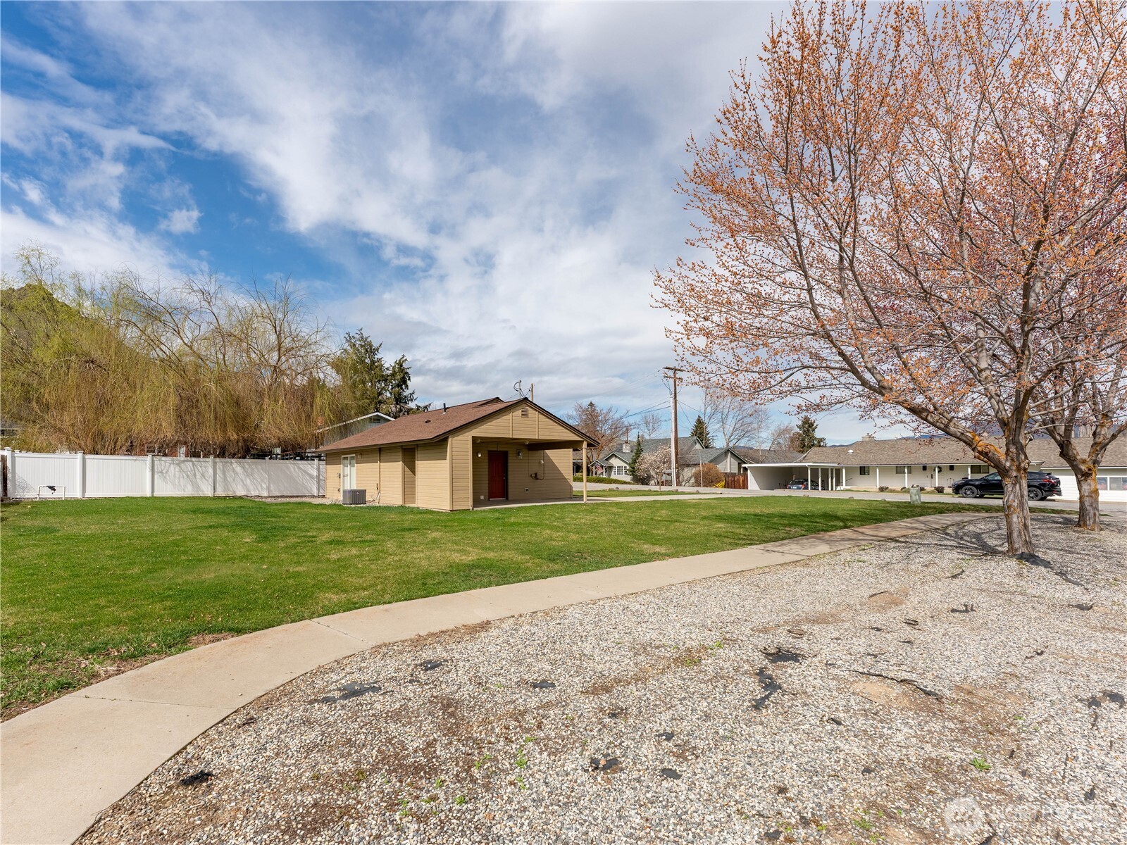 1203 Red Apple Road Wenatchee, WA 98801 - Photo 8 of 28 Gallery Image 8