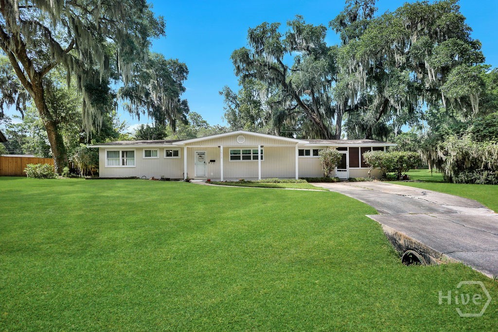 1513 Spalding Road Savannah, GA 31406 - Photo 2 of 39