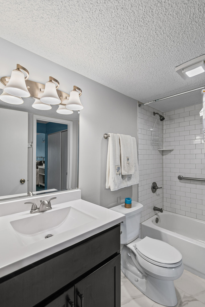 690 Chandler Road, Unit 205 Gurnee, IL 60031 - Photo 11 of 12