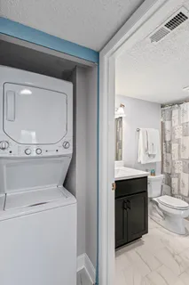 $160,000 | 690 Chandler Road, Unit 205, Gurnee, IL 60031