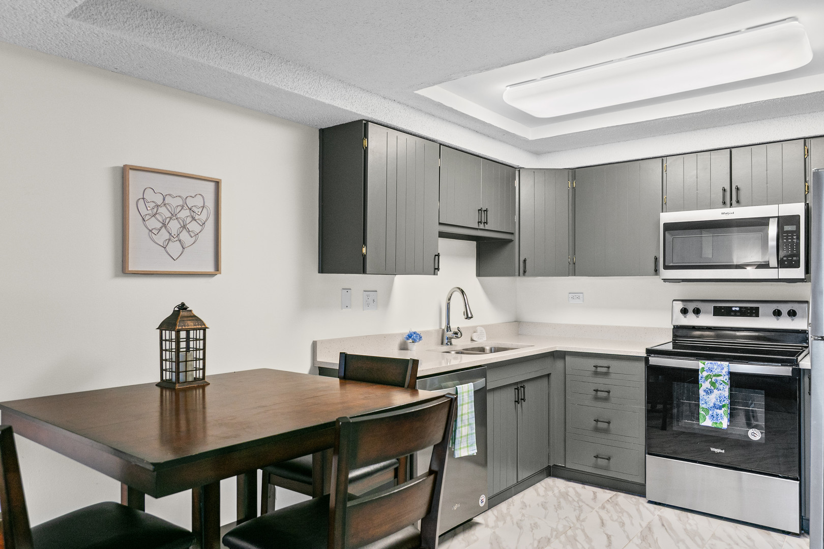 690 Chandler Road, Unit 205 Gurnee, IL 60031 - Photo 5 of 12