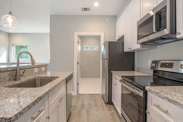 $1,450 | 5262 Ella Boulevard, Unit 100C, Houston, TX 77018