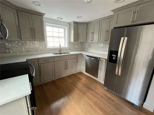 $2,900 | 5 Church Street, Unit 1, East Greenwich, RI 02818