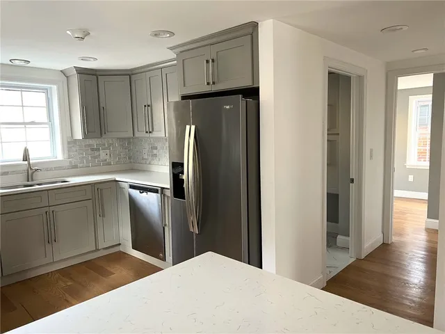 $2,900 | 5 Church Street, Unit 1, East Greenwich, RI 02818