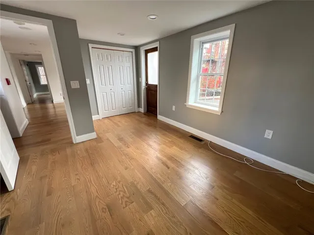 $2,900 | 5 Church Street, Unit 1, East Greenwich, RI 02818