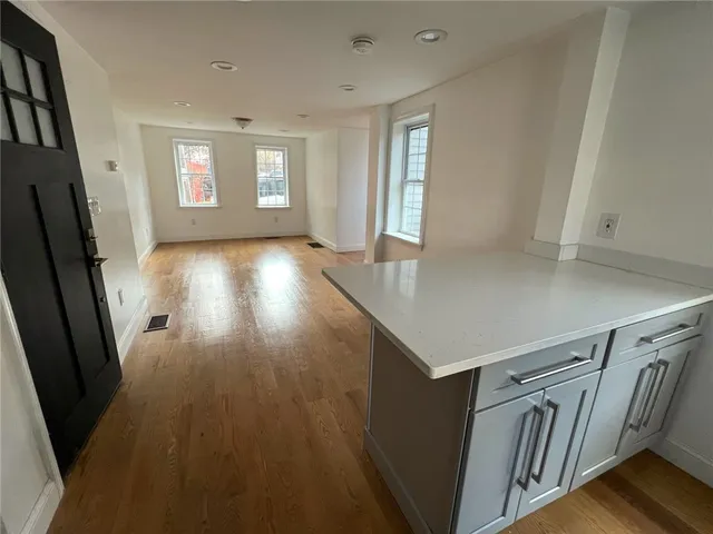 $2,900 | 5 Church Street, Unit 1, East Greenwich, RI 02818