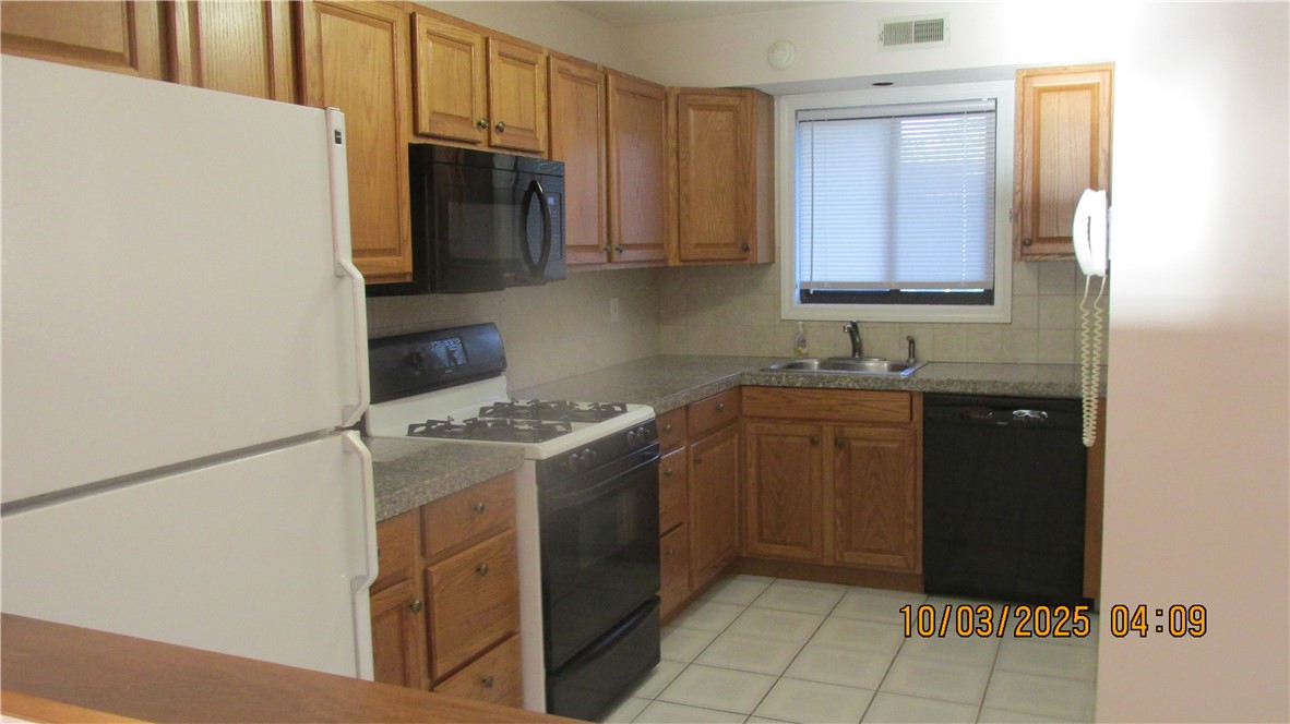 650 East Greenwich Avenue, Unit 303 West Warwick, RI 02893 - Photo 2 of 11