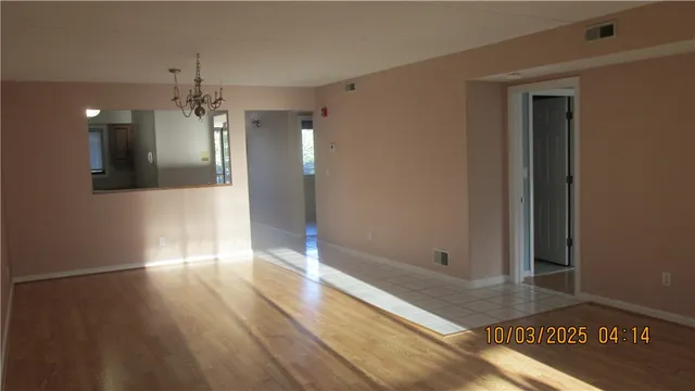 $2,000 | 650 East Greenwich Avenue, Unit 303, West Warwick, RI 02893