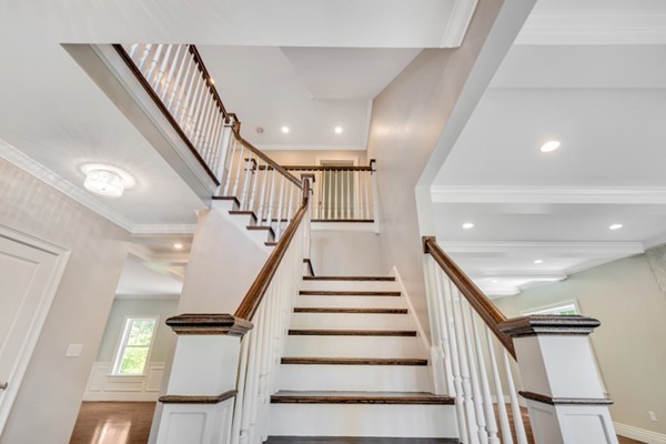 1 Hershey Road Burlington, MA 01803 - Photo 3 of 21 Gallery Image 3