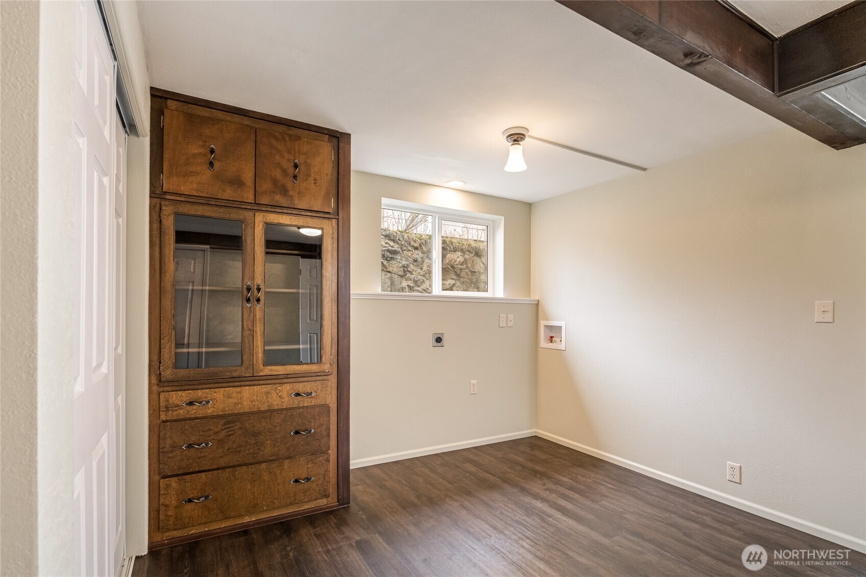 314 West 3rd Street Omak, WA 98841 - Photo 20 of 28 wooden floor in an empty room