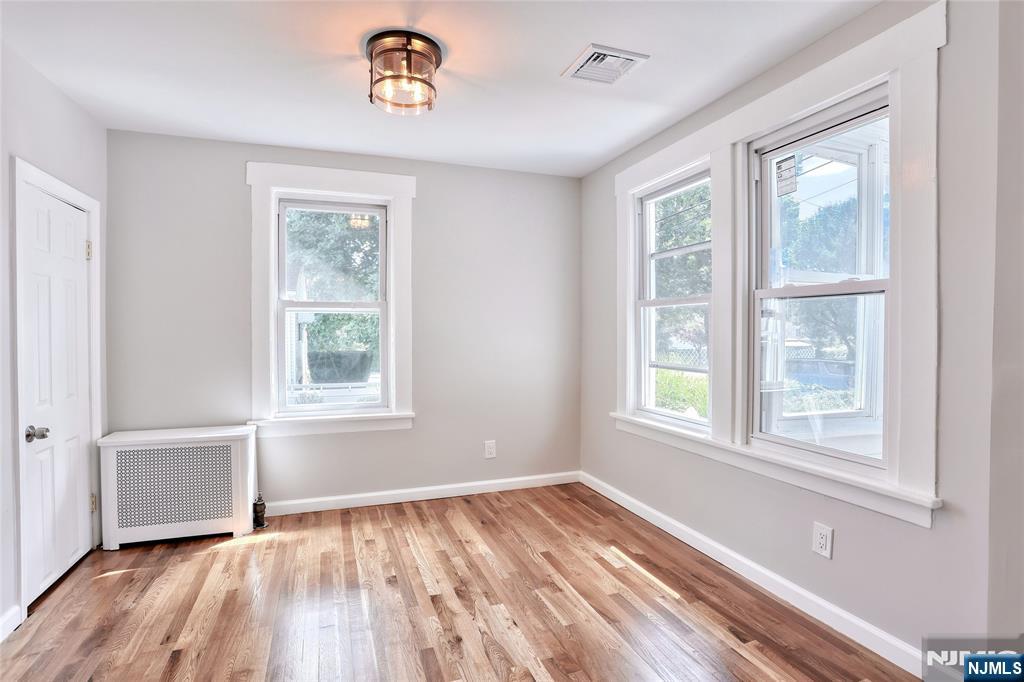 7-29 Cedar Street Fair Lawn, NJ 07410 - Photo 9 of 46