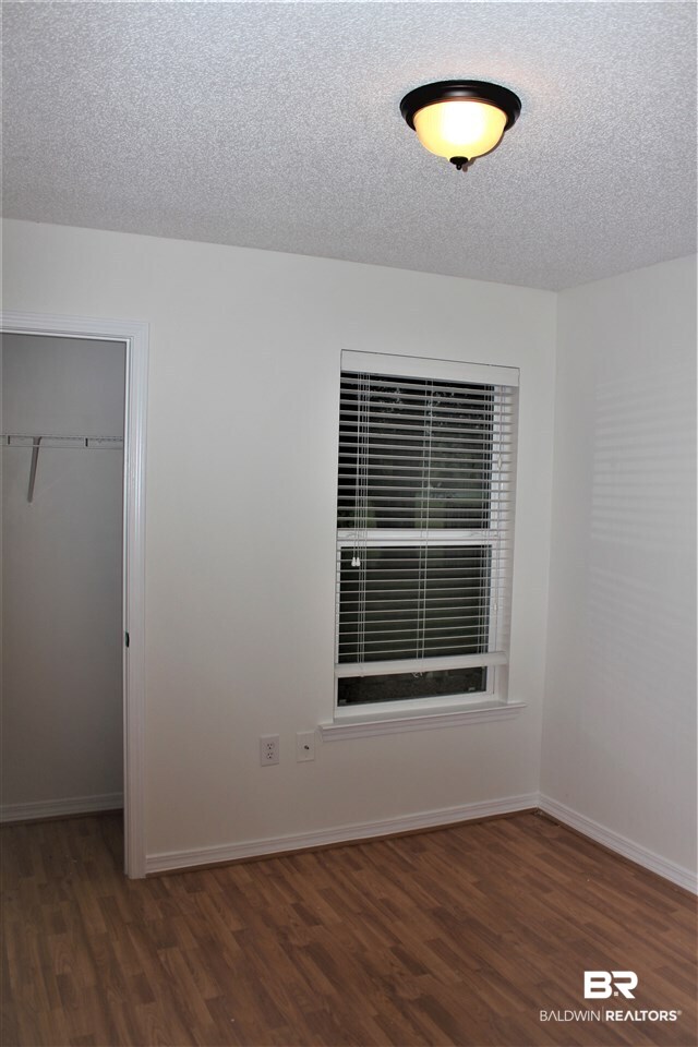 1490 Majesty Loop Foley, AL 36535 - Photo 5 of 9