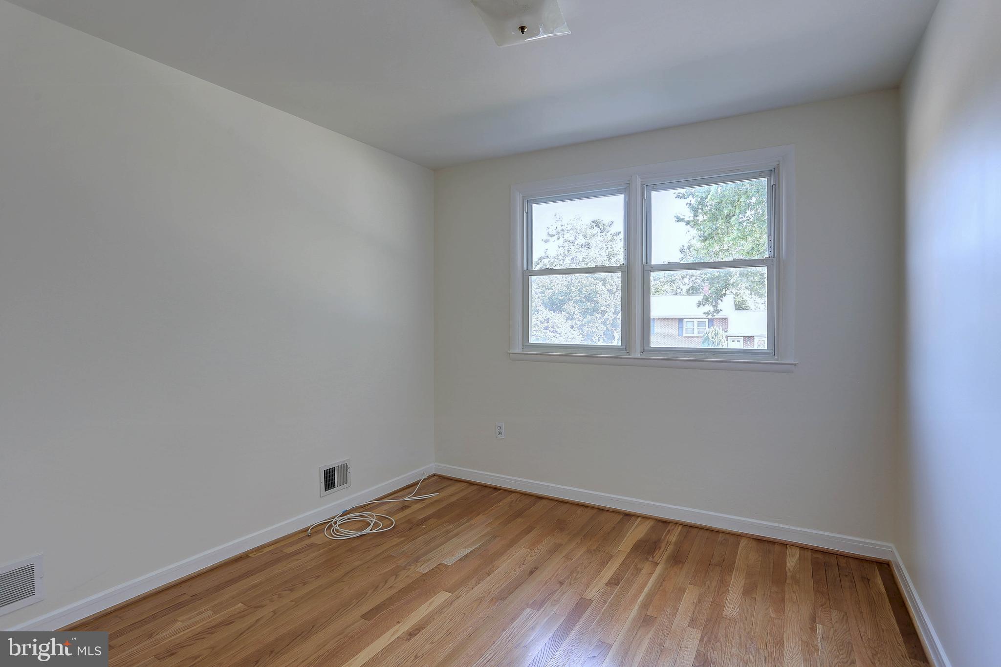 216 Rollingfield Road Catonsville, MD 21228 - Photo 19 of 37 Bedroom 3