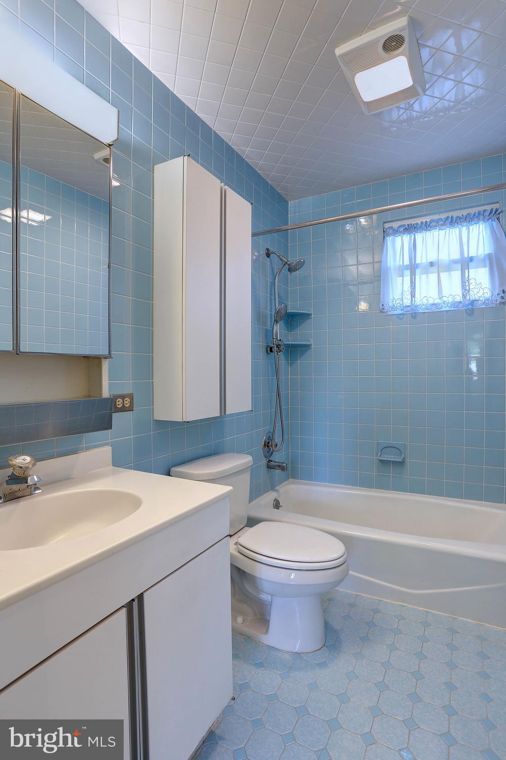 216 Rollingfield Road Catonsville, MD 21228 - Photo 22 of 37 Bath