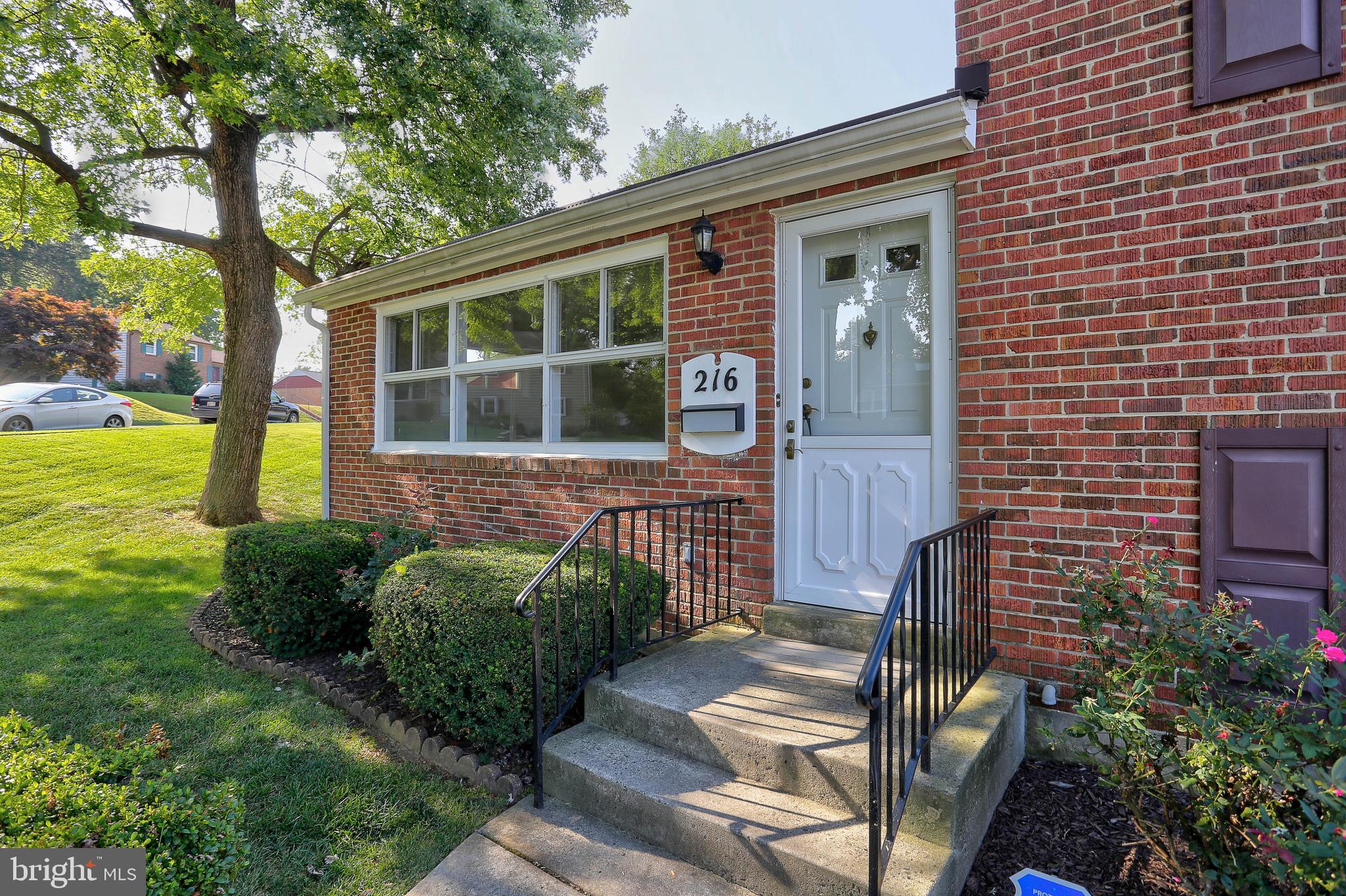 216 Rollingfield Road Catonsville, MD 21228 - Photo 5 of 37 Front Porch