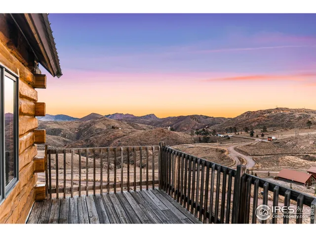 a view of a dry yard