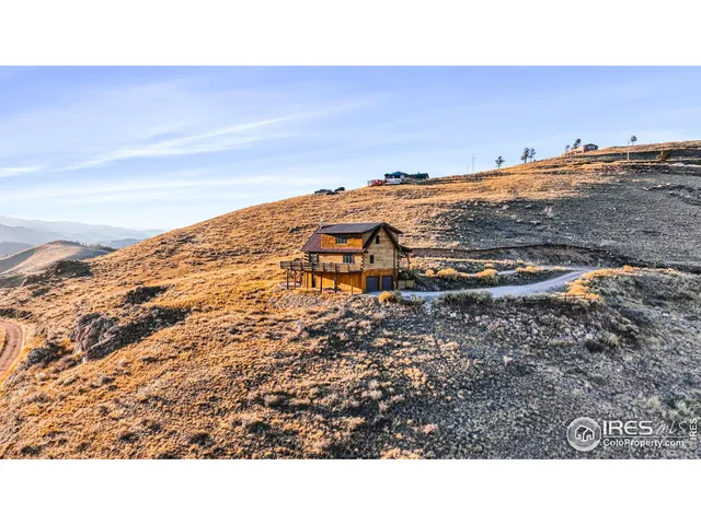 a black and white photo of a mountain
