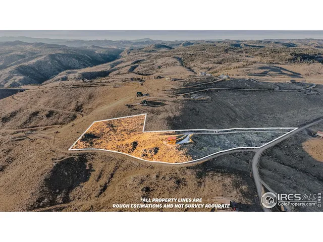 a black and white photo of a house