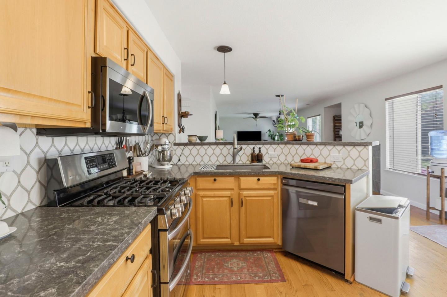 9610 Eagle View Way Gilroy, CA 95020 - Photo 13 of 48