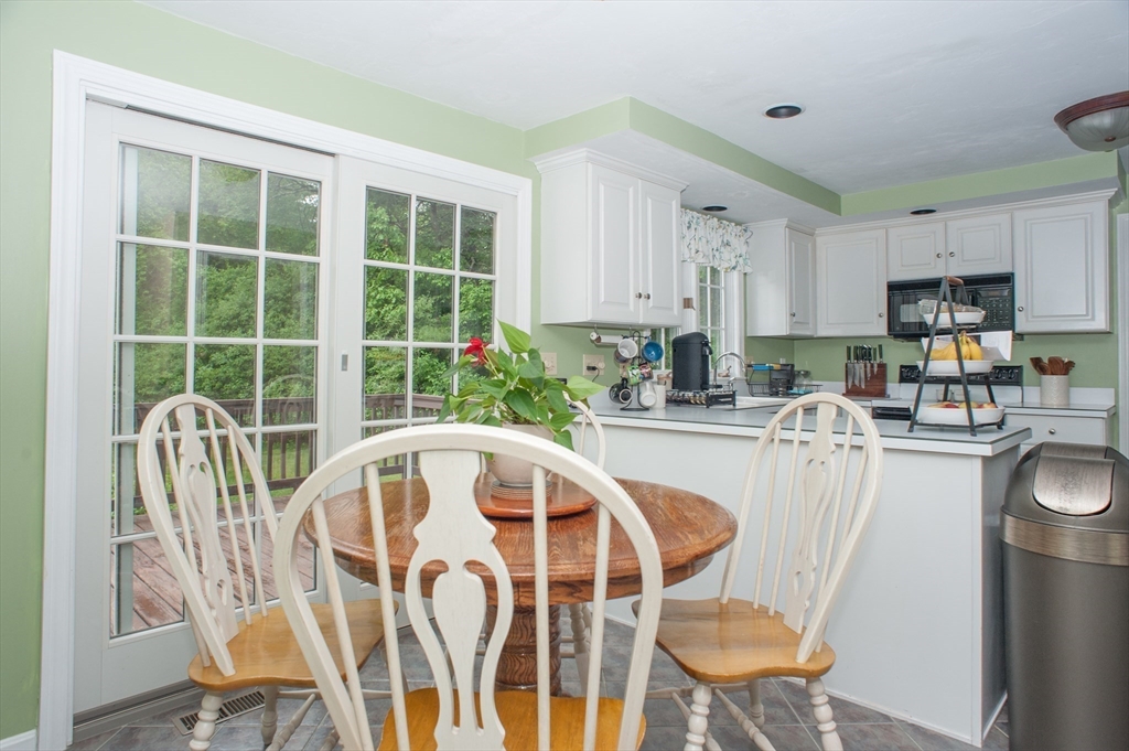 13 King Philip Path Mendon, MA 01756 - Photo 6 of 38