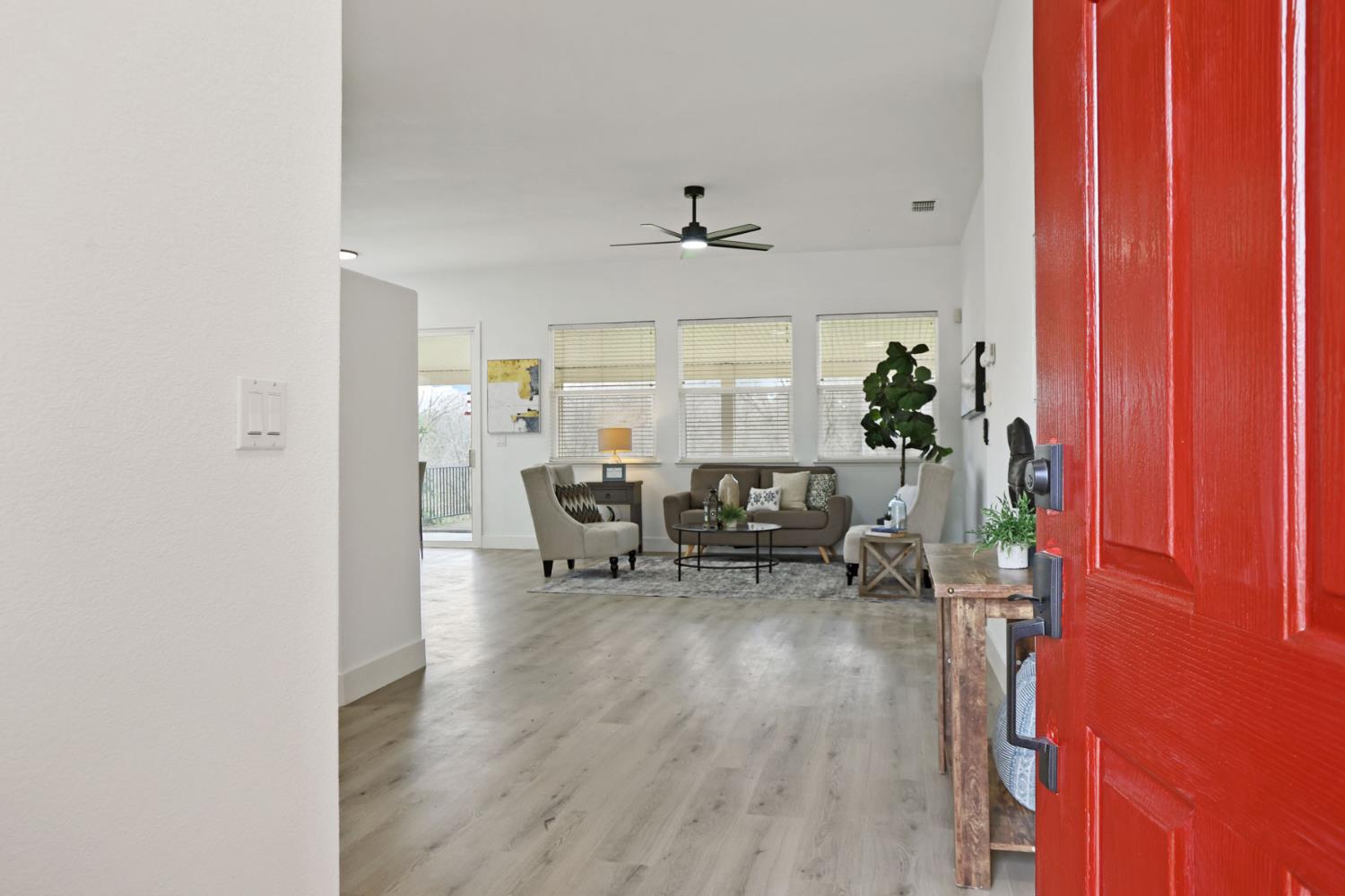 1829 Nighthawk Circle Roseville, CA 95661 - Photo 5 of 34 a view of a livingroom with furniture and window