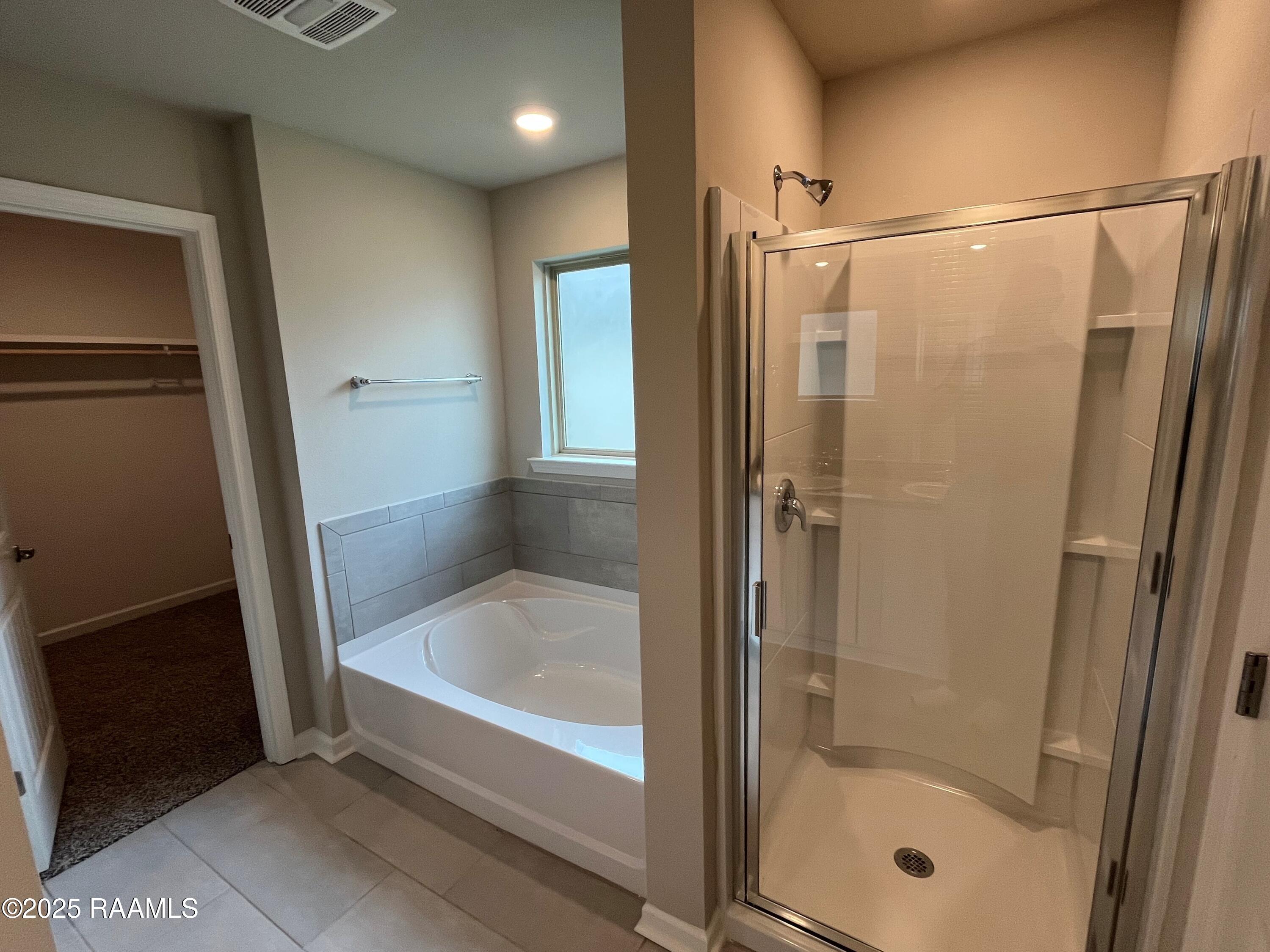 9247 Garrett Road Maurice, LA 70555 - Photo 2 of 5 9247 Garrett Road - Upgraded Bathroom