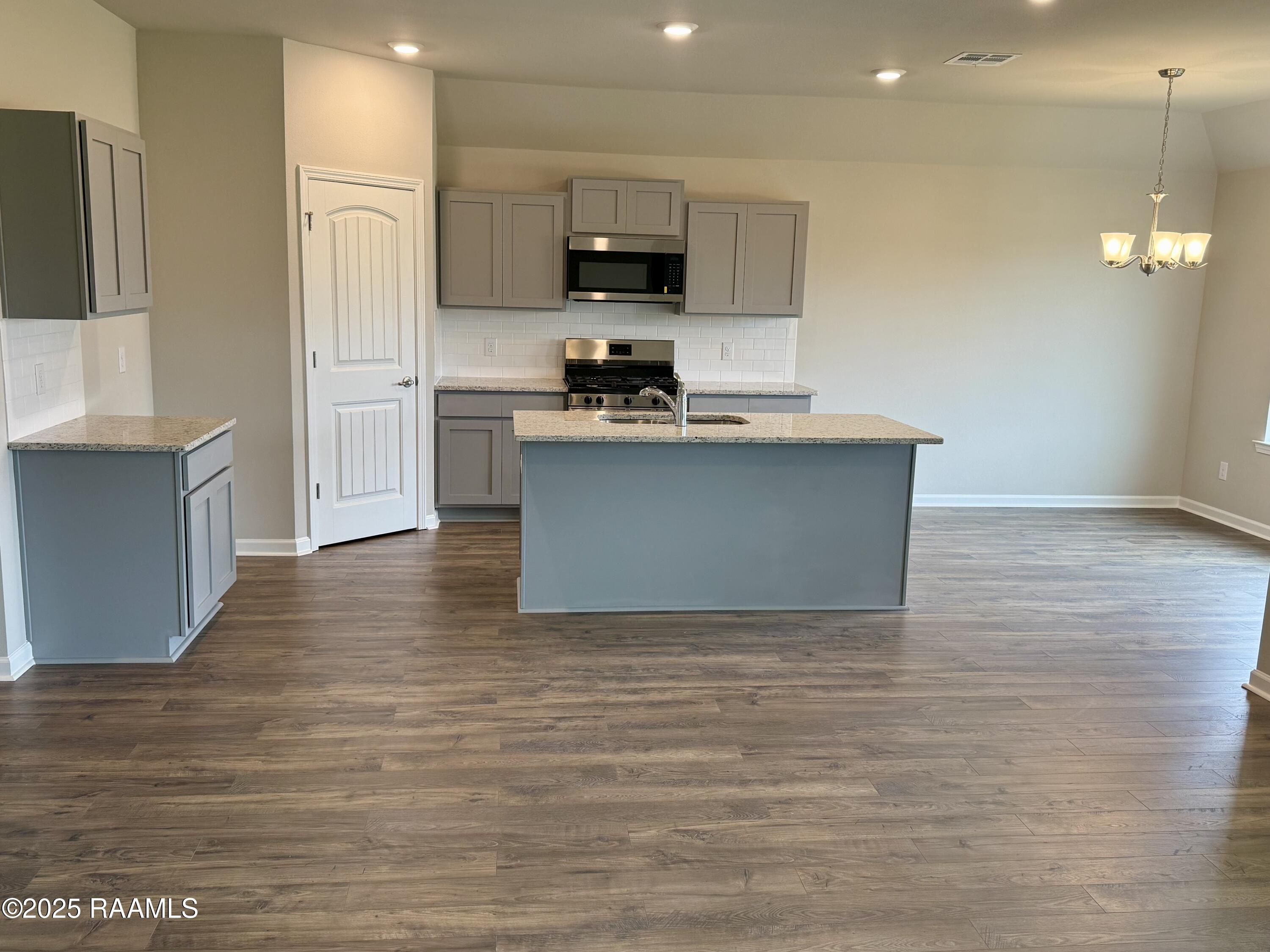 9247 Garrett Road Maurice, LA 70555 - Photo 3 of 5 9247 Garrett Road kitchen