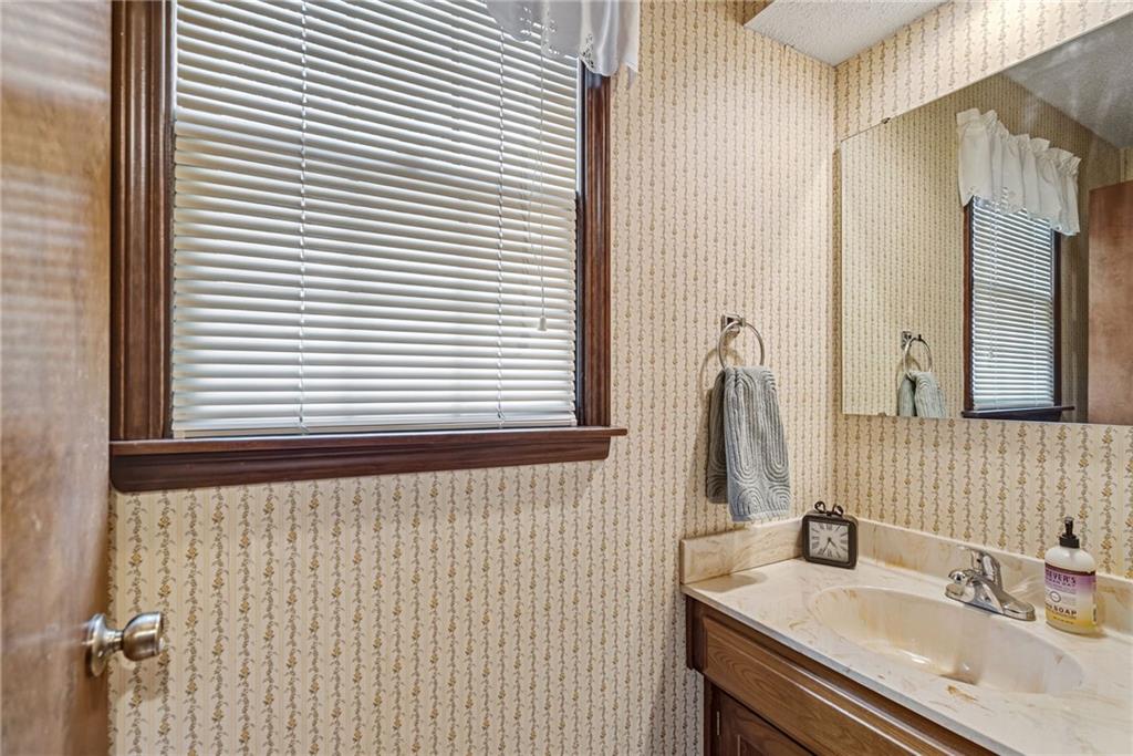 8921 Northeast Boten Road Lee's Summit, MO 64064 - Photo 17 of 50