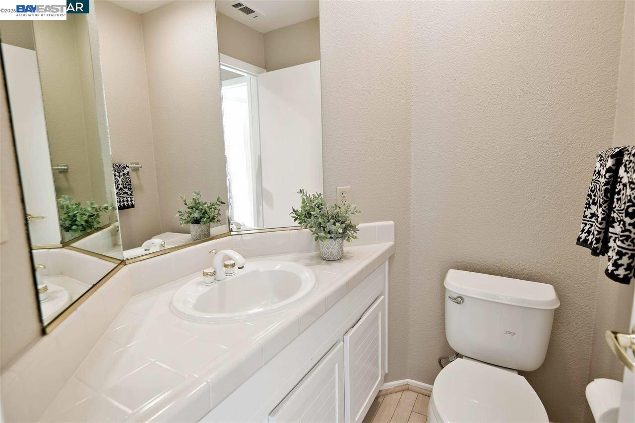 331 Jade Court San Ramon, CA 94582 - Photo 9 of 11 Gallery Image 9