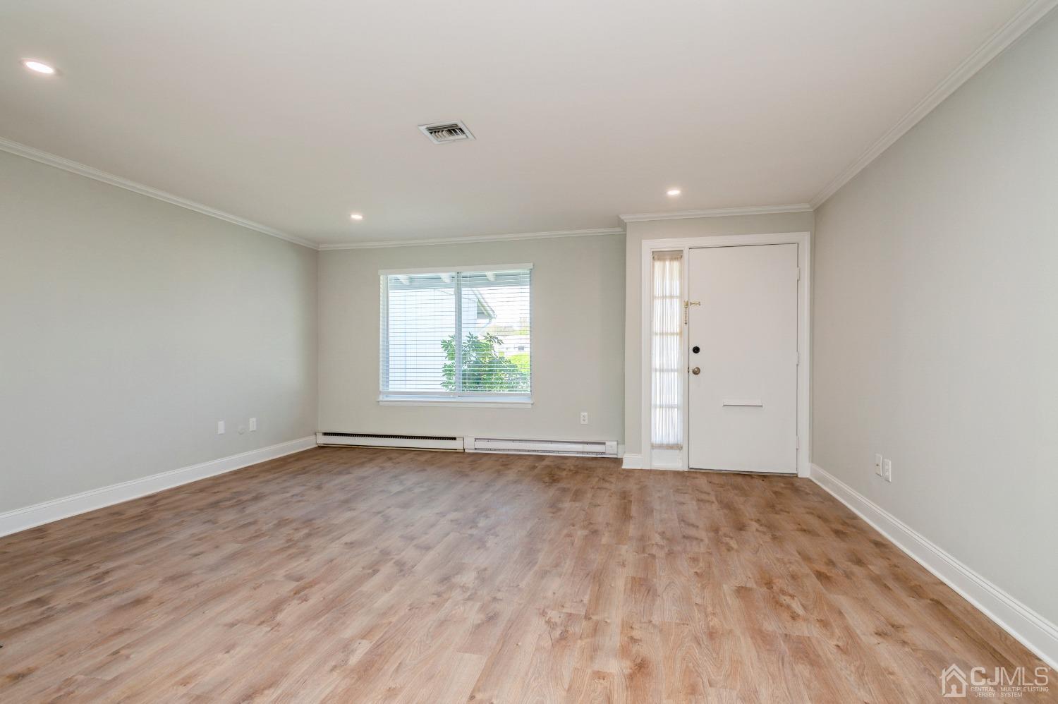 38 Haddon Road, Unit B Monroe Township, NJ 08831 - Photo 4 of 26 Gallery Image 4