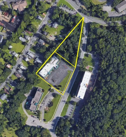 an aerial view of a yard