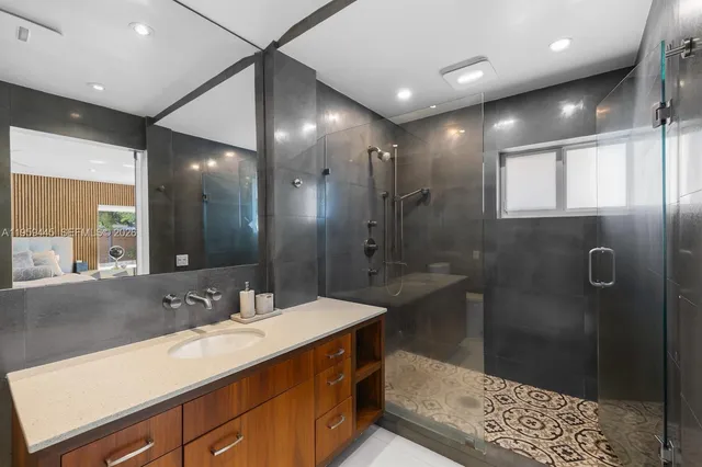 $2,399,000 | 1040 Northeast 86th Street, Miami, FL 33138