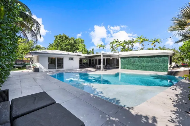 $2,399,000 | 1040 Northeast 86th Street, Miami, FL 33138