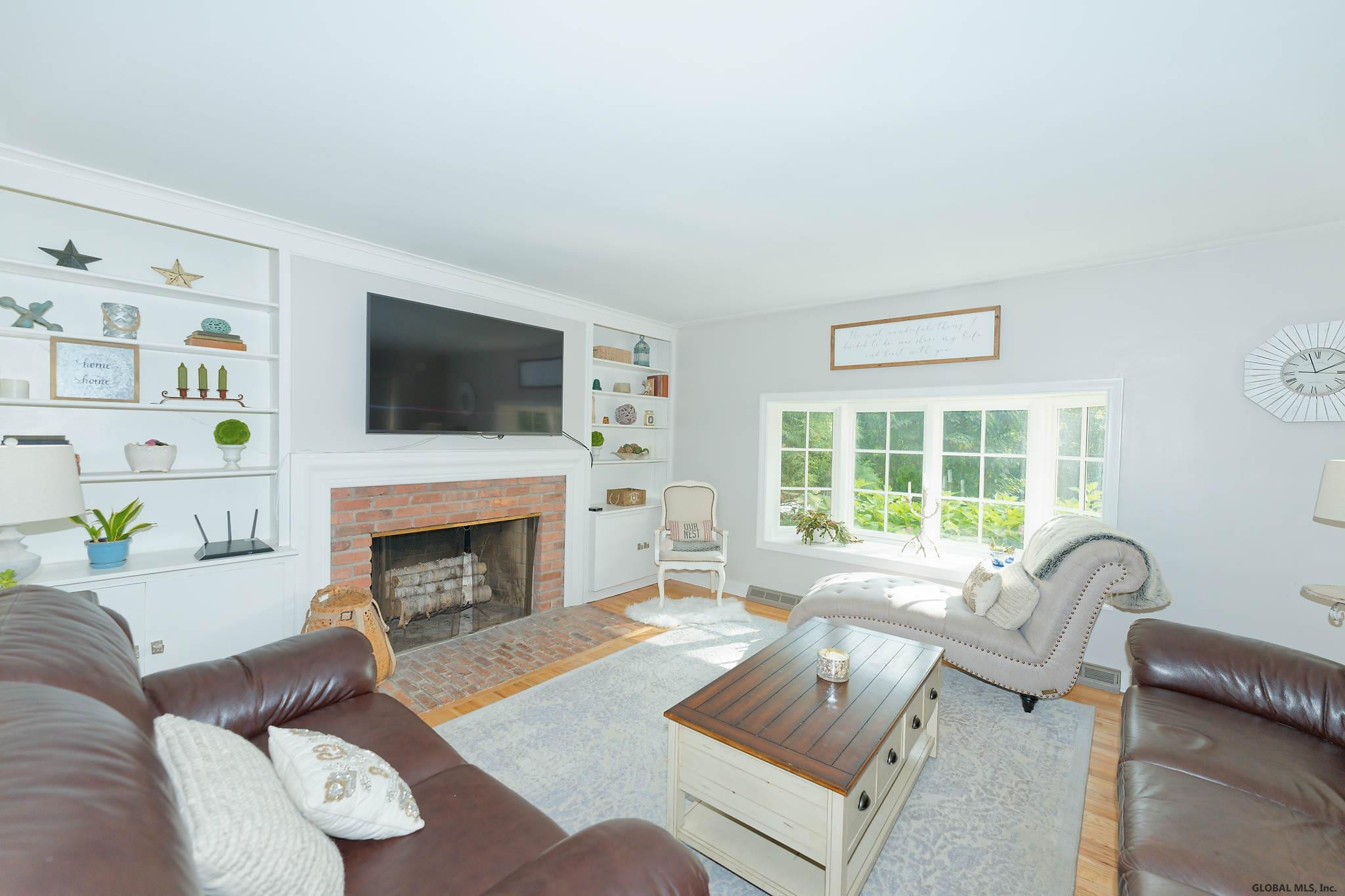 883 Inman Road Niskayuna, NY 12309 - Photo 8 of 36 Photo 8