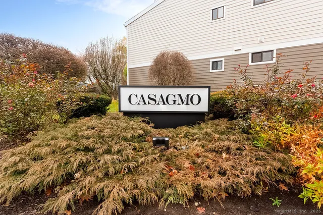 $565,000 | 13 Lawson Lane, Unit 13, Ridgefield, CT 06877