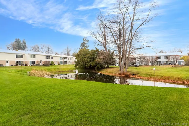 $565,000 | 13 Lawson Lane, Unit 13, Ridgefield, CT 06877