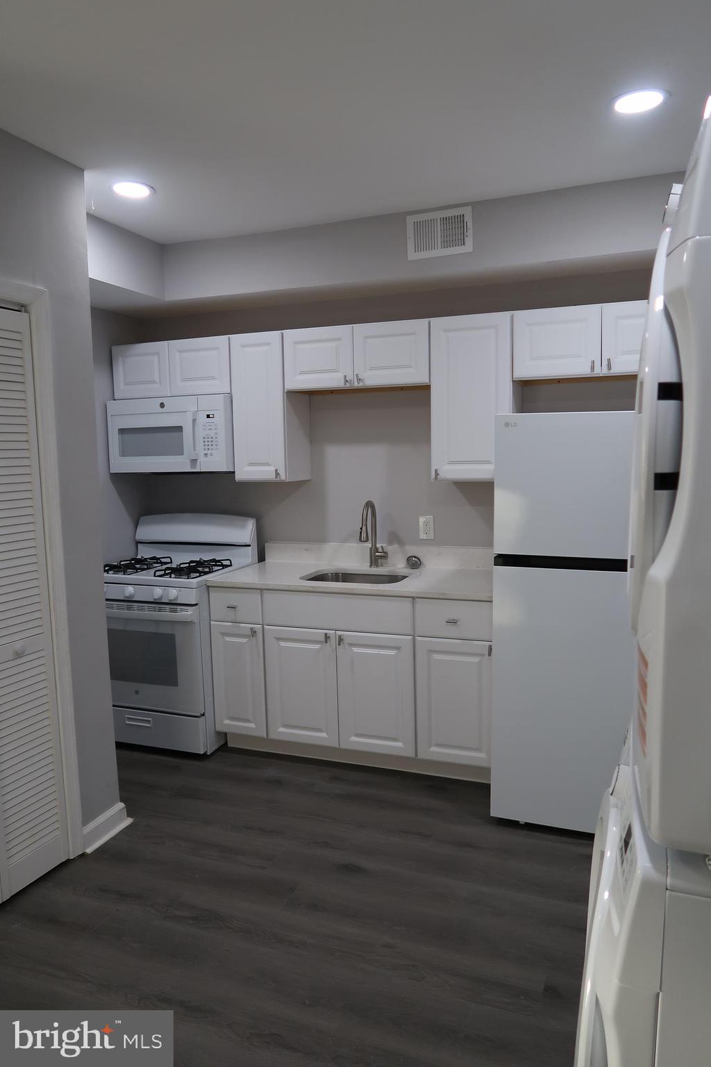 2833 Brendan Avenue, Unit 2 Baltimore, MD 21213 - Photo 4 of 17