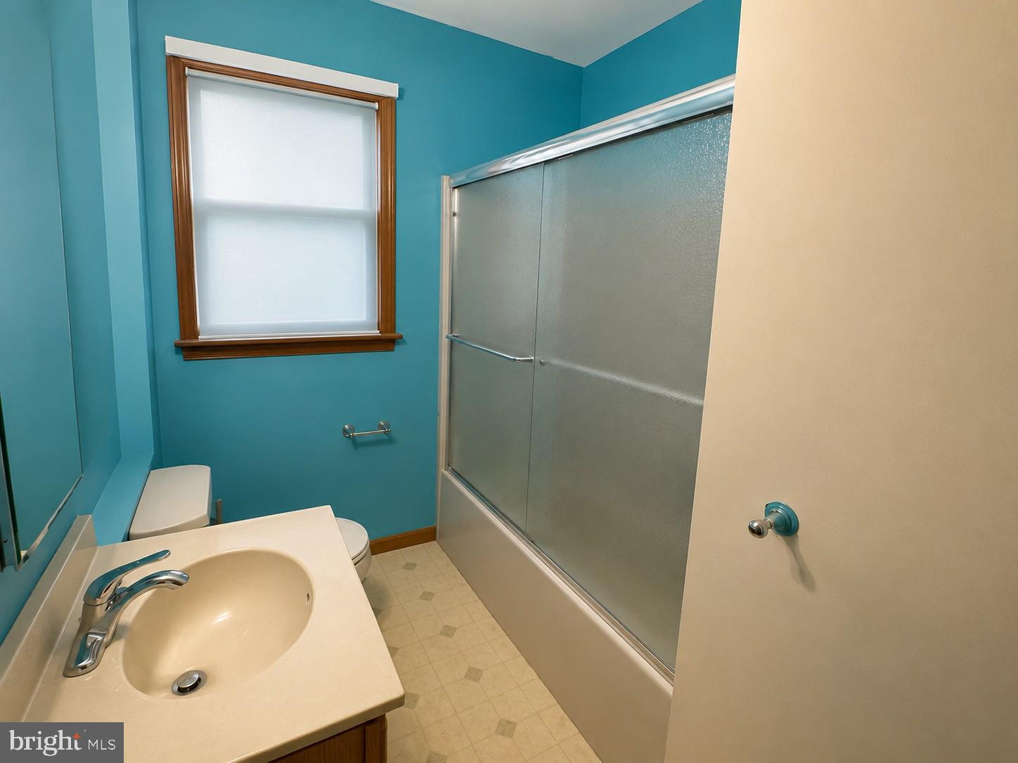514 Filmore Street Riverside, NJ 08075 - Photo 15 of 28 Full Bath - Ai Staging