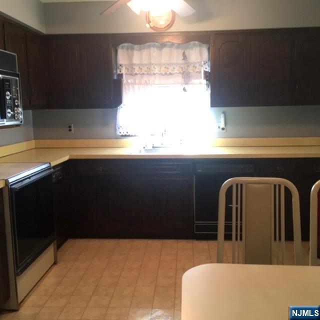 633 Totowa Road Totowa, NJ 07512 - Photo 6 of 15