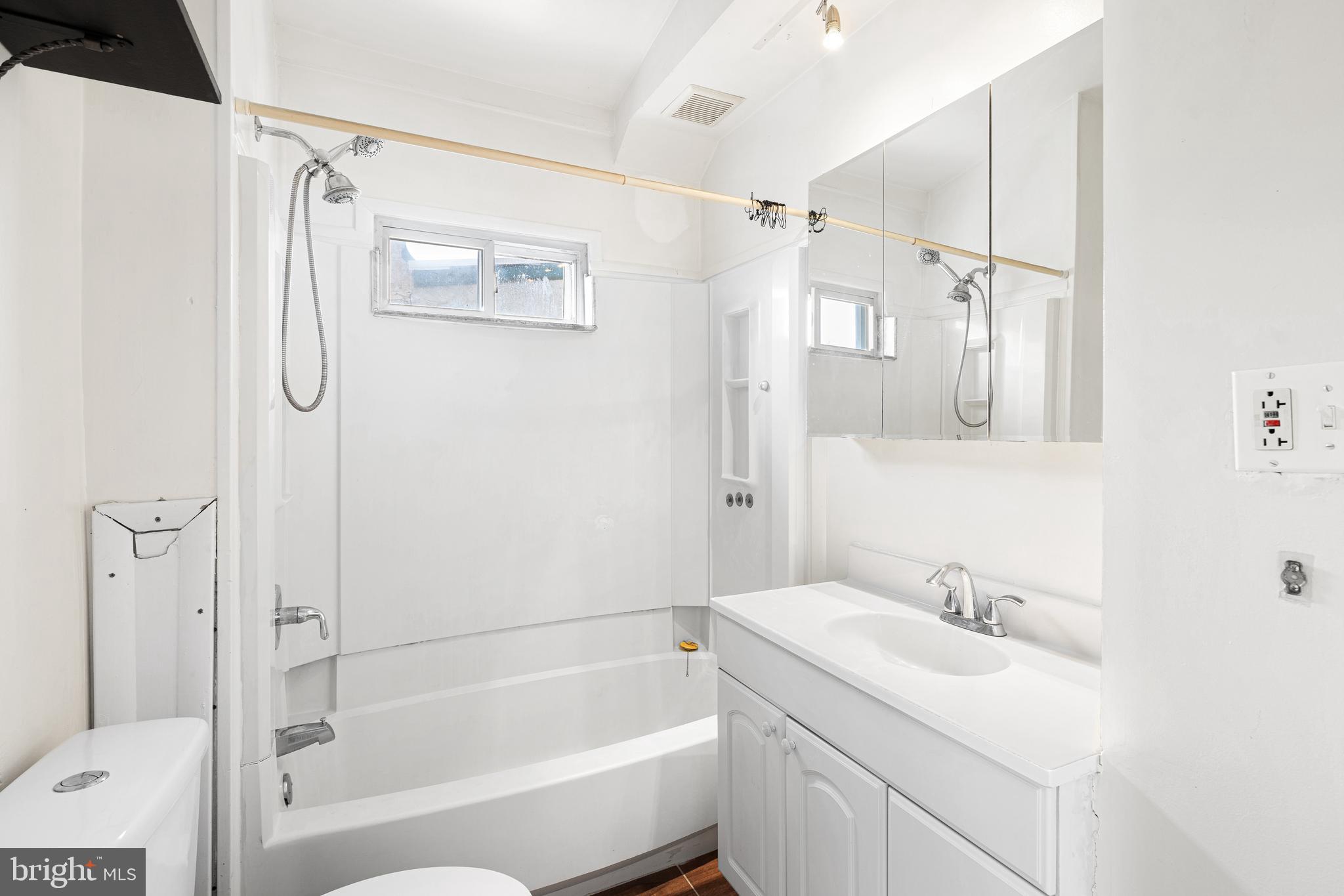 4550 Silverwood Street Philadelphia, PA 19127 - Photo 11 of 15