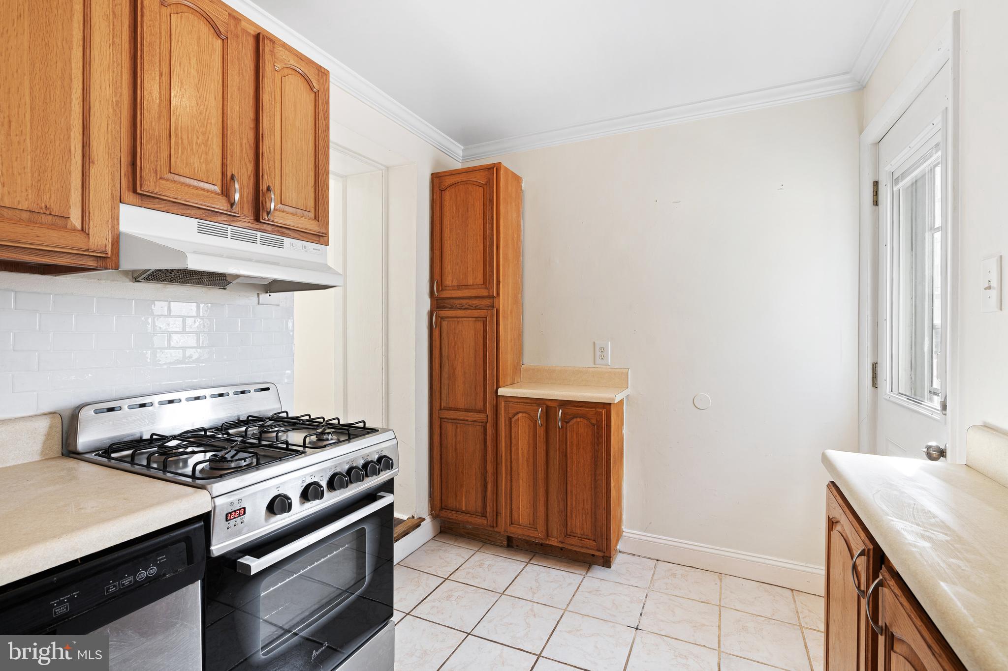 4550 Silverwood Street Philadelphia, PA 19127 - Photo 13 of 15