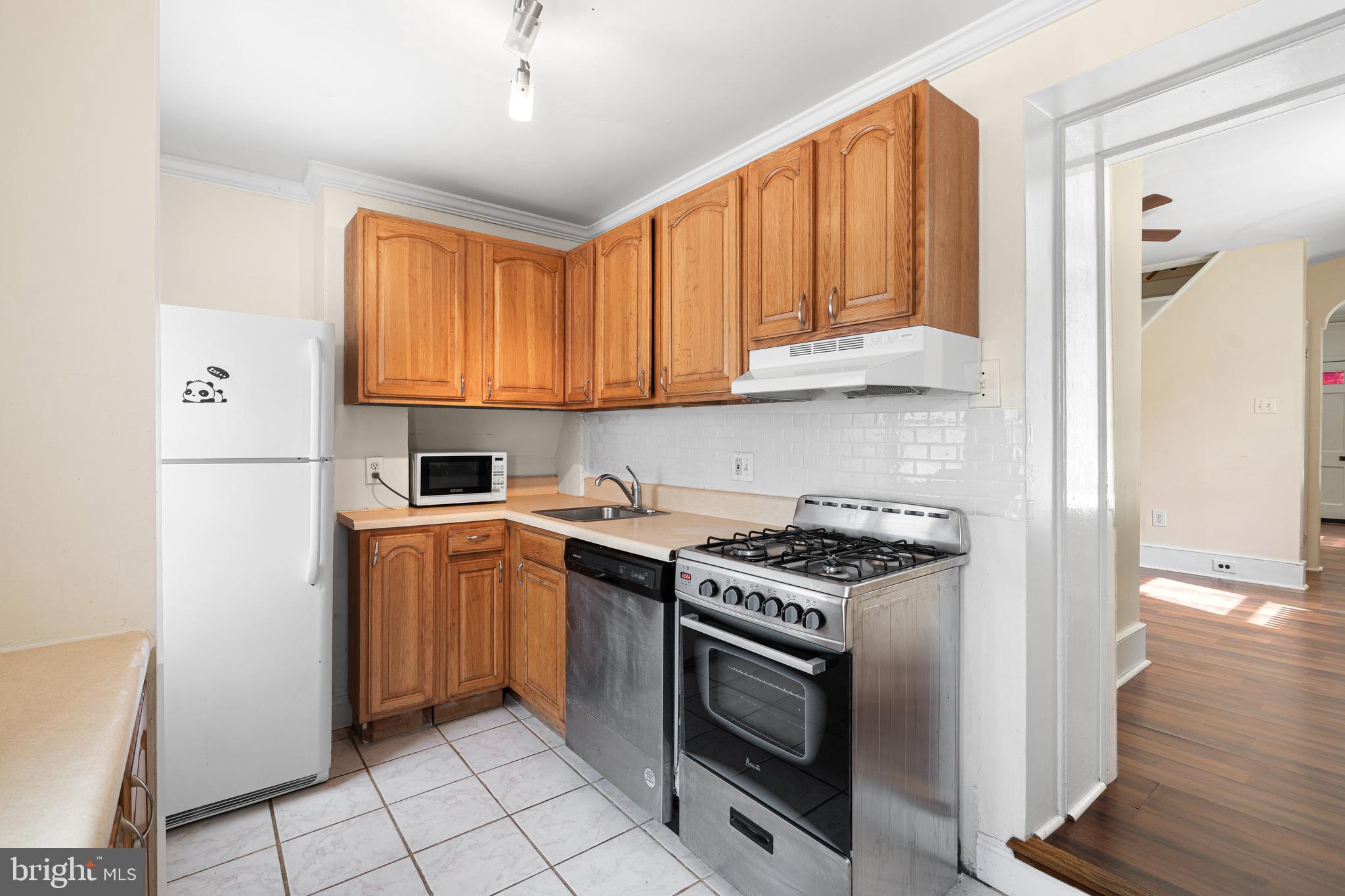 4550 Silverwood Street Philadelphia, PA 19127 - Photo 8 of 15